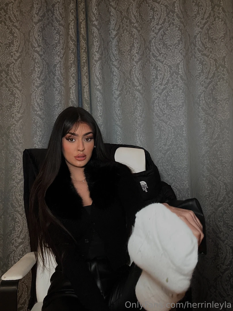 Send 50 to get the pic without my stinky socks 