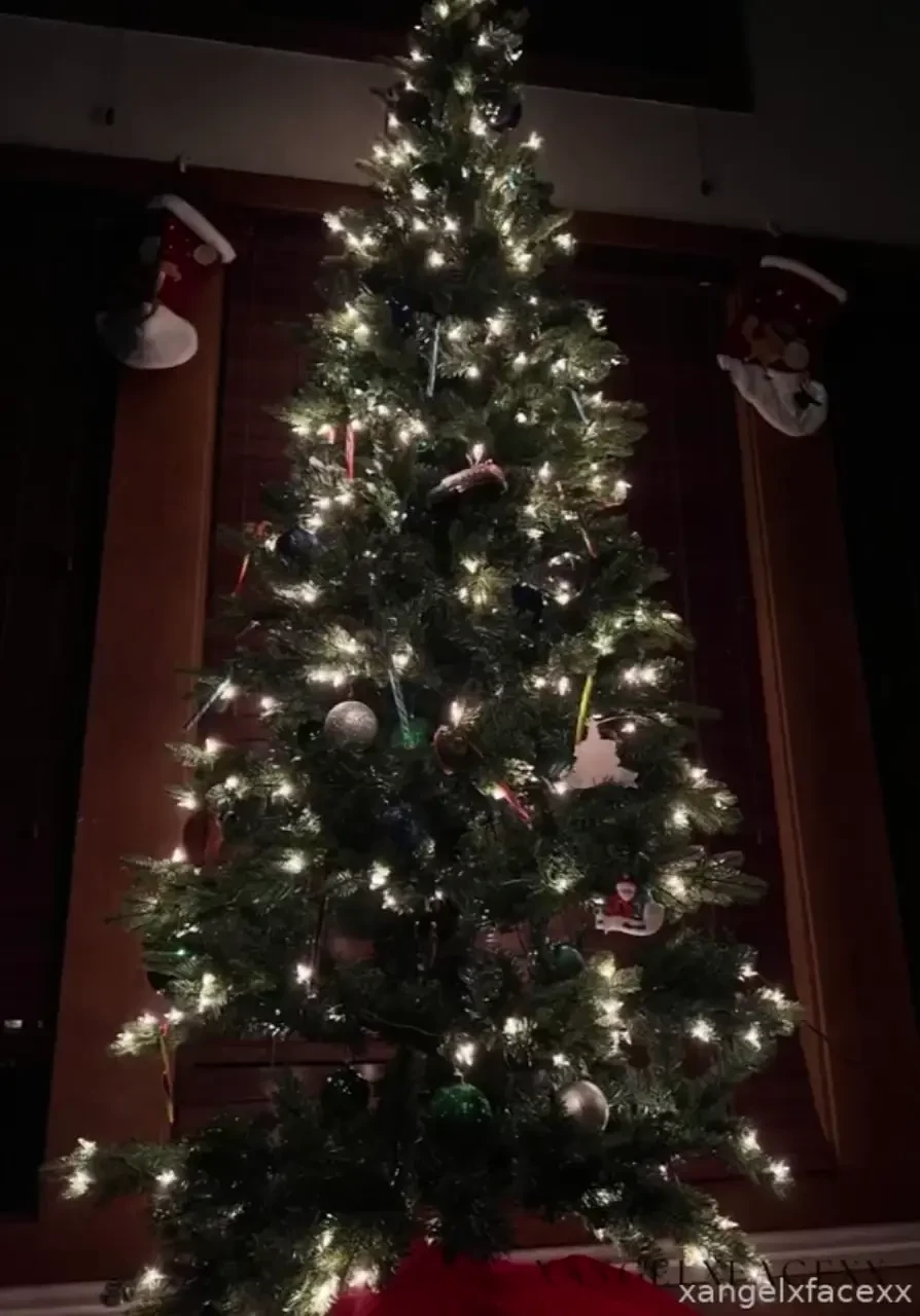 Being long distance is so hard i wish i could spend the holiday with 