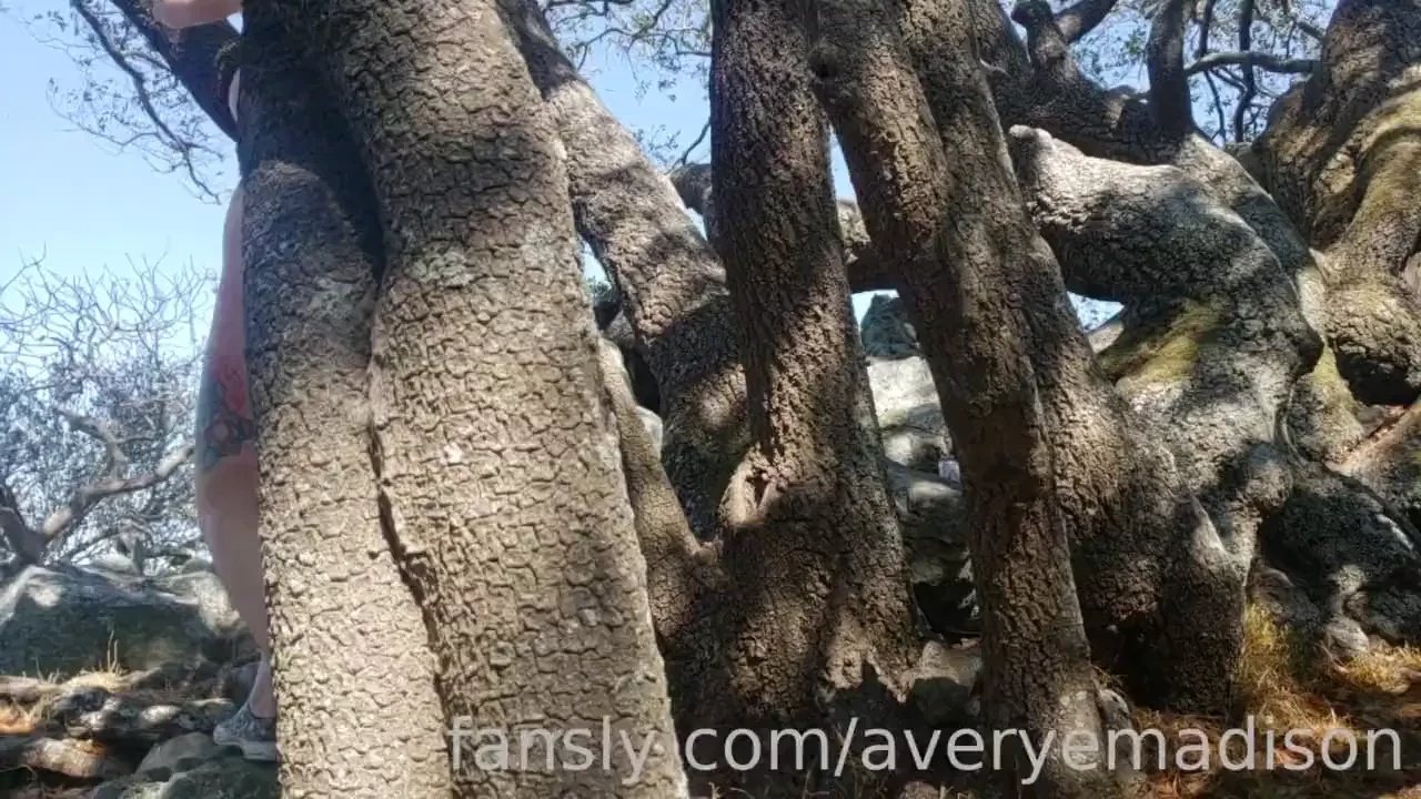 Just walkin into the weekend like 