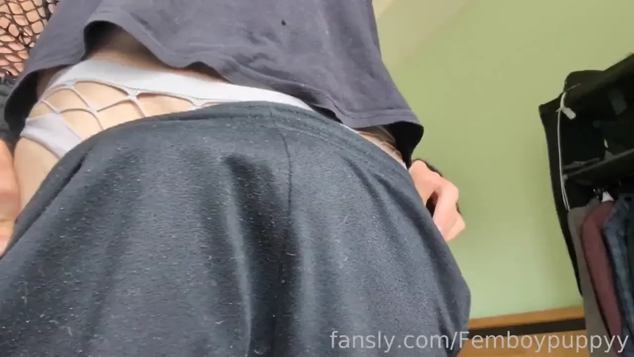 Omg i was so horny when i came back home i had to fuck my ass with my 