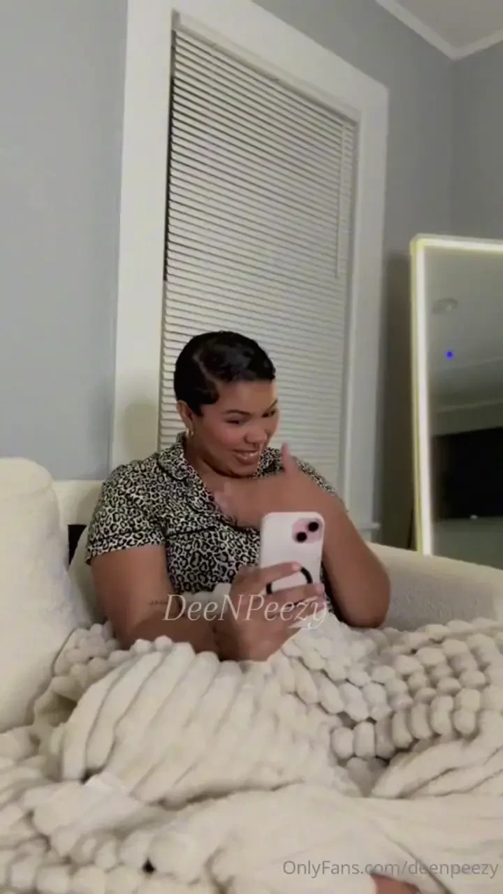 New scene scream n squirt ft jadexjamal i was on the phone catching up 