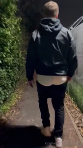 Follow my ass as i sag low in my white cks