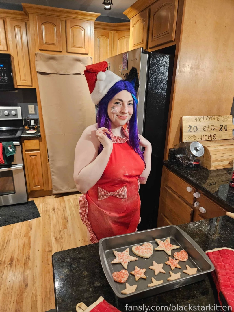 First time making cookies happy holidays part 1 