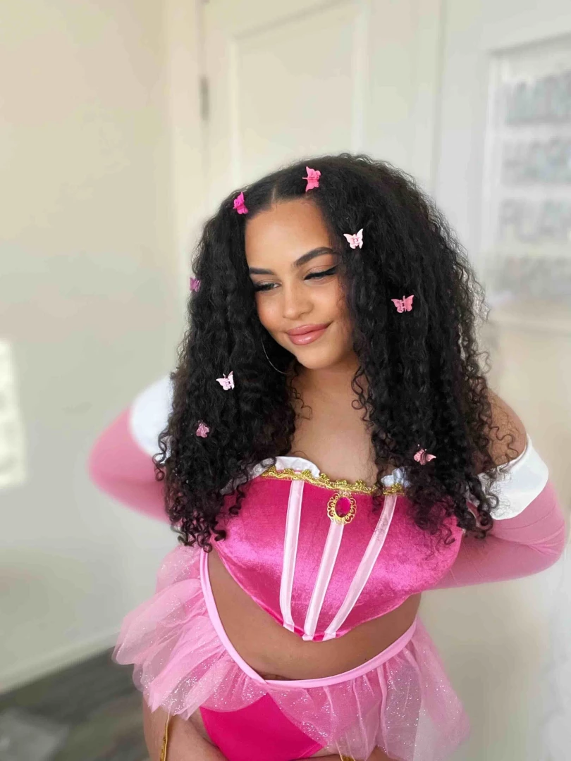 Be honest does this pic make you wanna get closer 