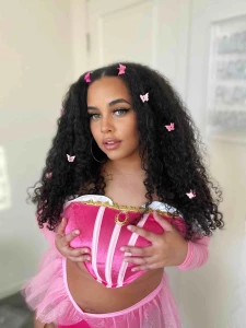 If curves could talk mine would be saying come here