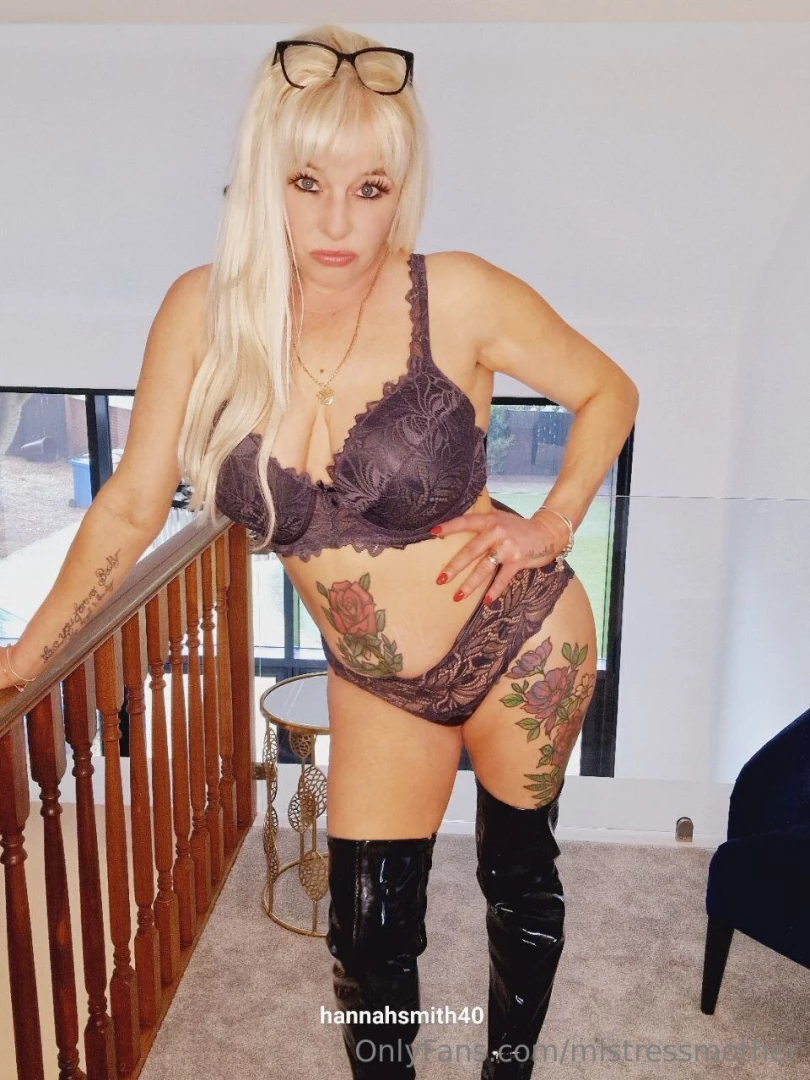 Mmm some of you need better attention skills dont you let go of that 