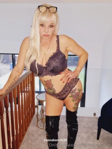 Mmm some of you need better attention skills dont you let go of that