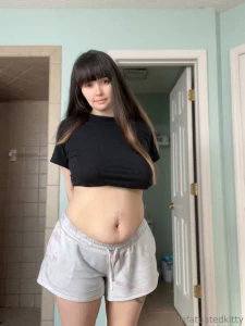 If you love milfs come join me on my main page infatuatedkitty