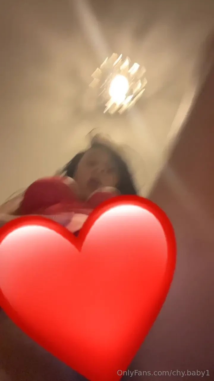 Hey boys who wants to chat to me tonight 