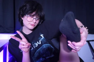 Casual pics at my desk how s everyone been i ve been busy getting