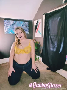 Do you like a curvy girl in jeans part 8