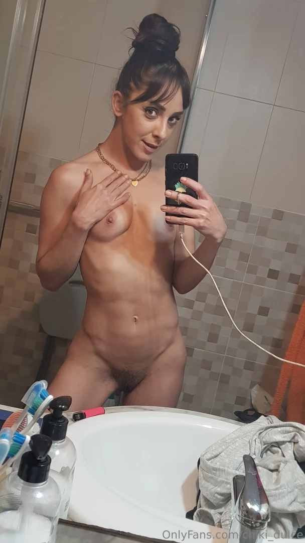 Buenos dias amores mira mis fotitos de anoche antes de ducharme part 4 