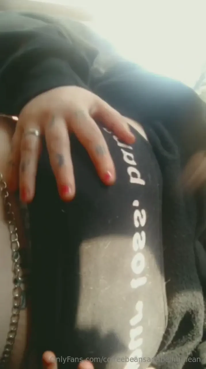 I just want someone cute amd subby to put my tiddies in their mouth 