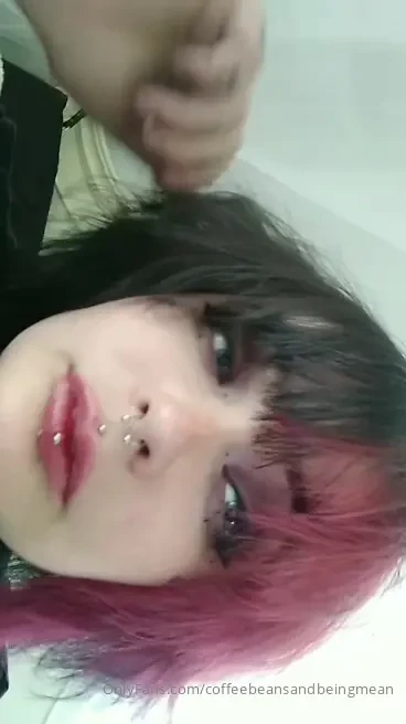 This last week fucking sucked all i do is cry and fuck myself 4 s -10 part 1 