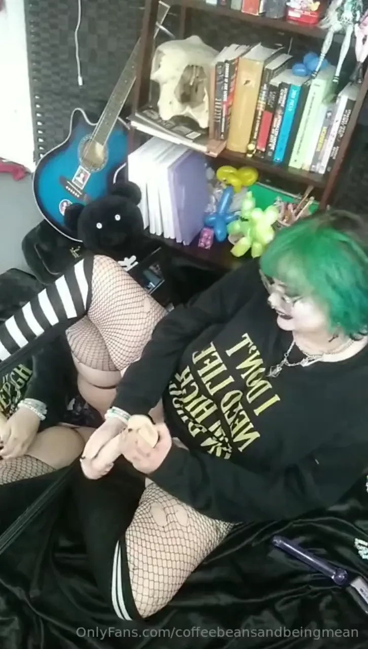 Clown seeking clown fucker clown4clown 