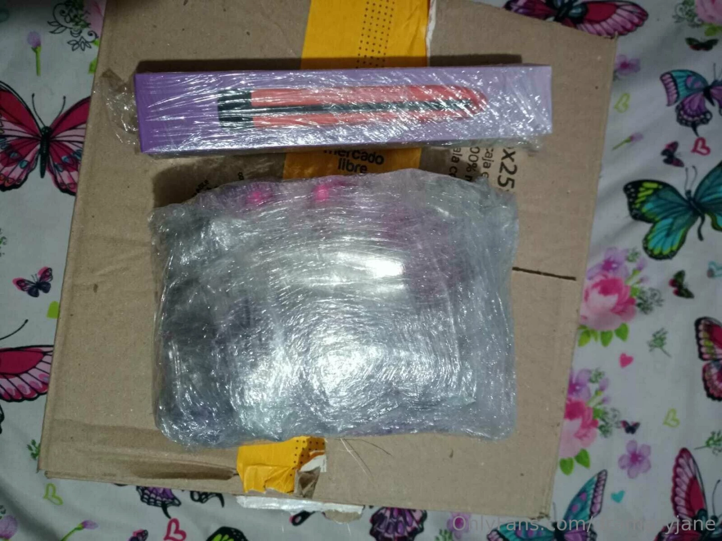 One of my subscribers sent me these gifts at home but i don t know how part 1 