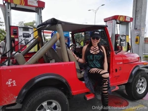 Remember i told you i love jeeps well i share with you a picture of my