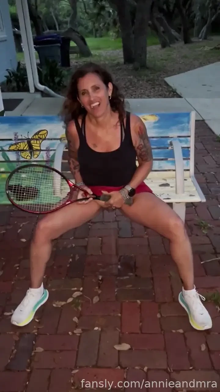 I challenged annie to a tennis match and we made a bet if i beat her part 1 