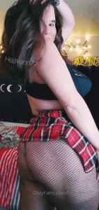 Online for the rest of the night message me to have some naughty fun