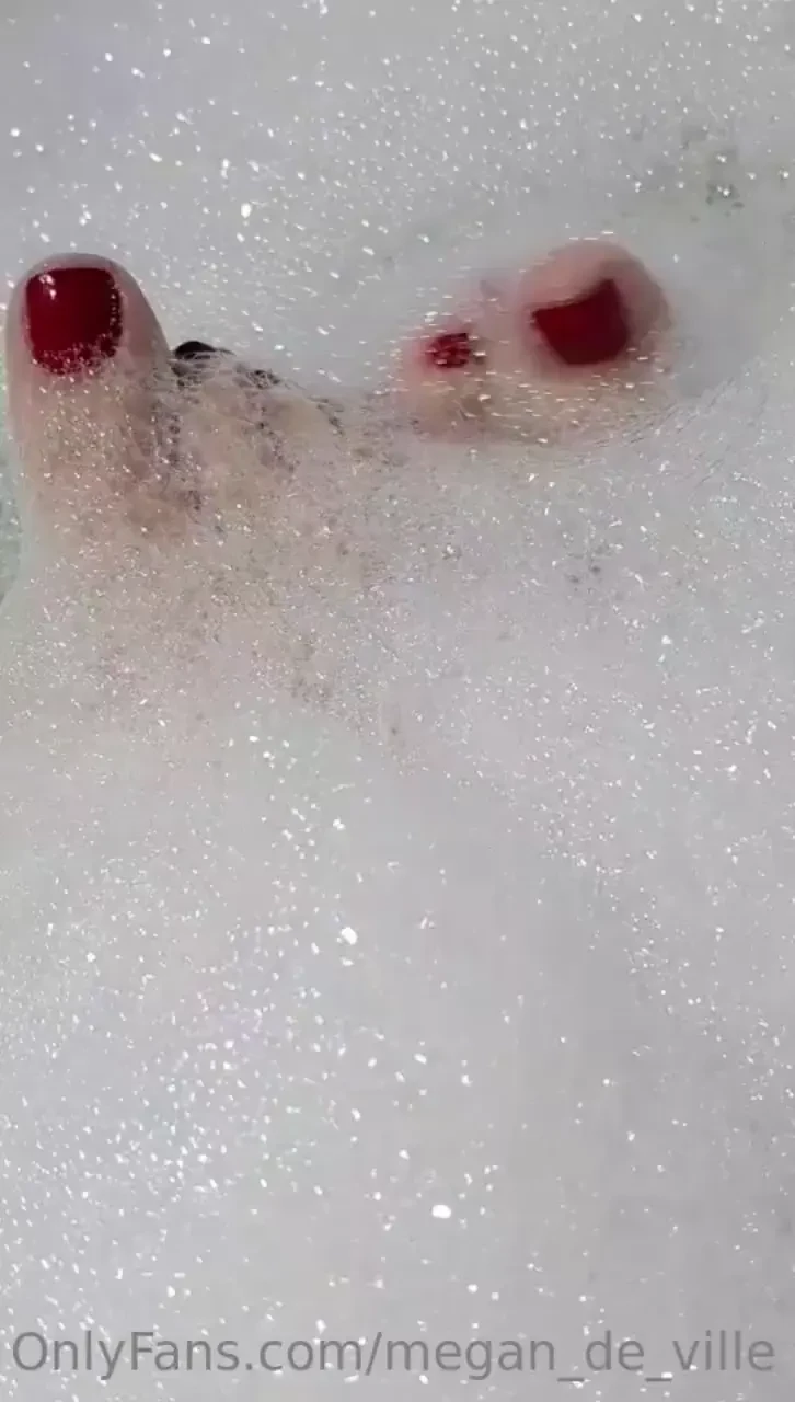 How cute are my toes covered in bath foam would like to spoil them 
