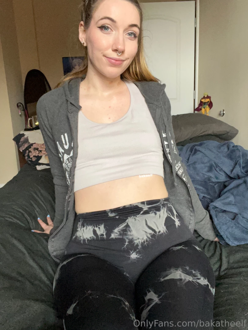 Wanna take off my leggins 