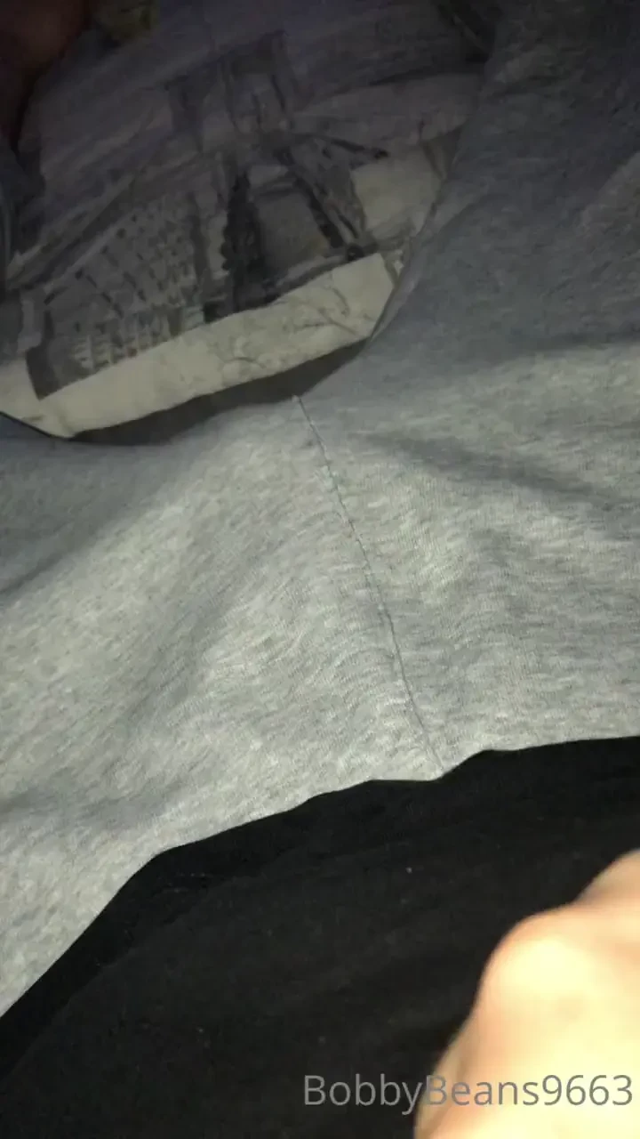 Got to love those grey sweats 