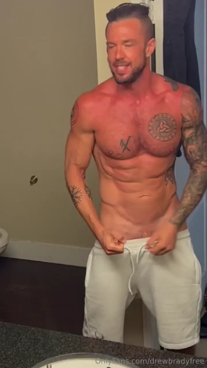 A special muscle and foot worshipping session just for you fresh out 