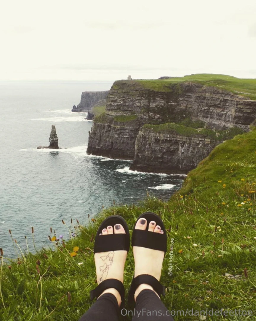 Showing these feet the world 