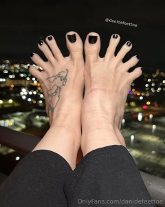 My toes wish everyone a very happy new year part 1