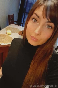 Small but very naughty with a big butt come let s play inestablee part 1