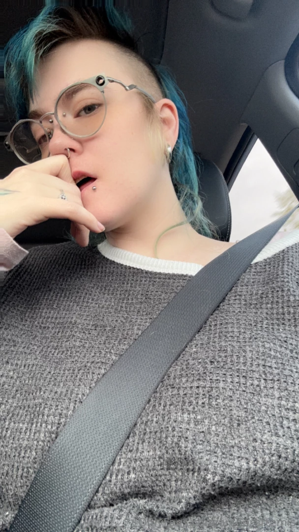 What color are we feeling for the next lingerie photoshoot green or 