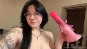 Do you want to watch me squirt on my new toy
