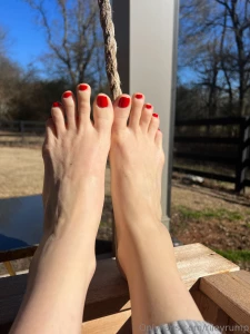 Toes and soles at your service what s your fav part 1