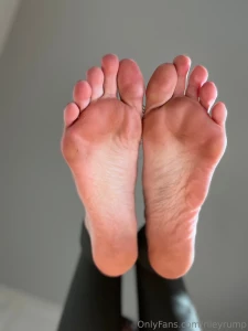 Toes and soles at your service what s your fav