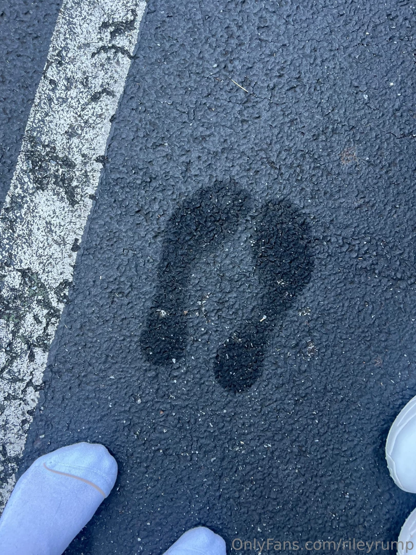 Perfect sweaty footprints 
