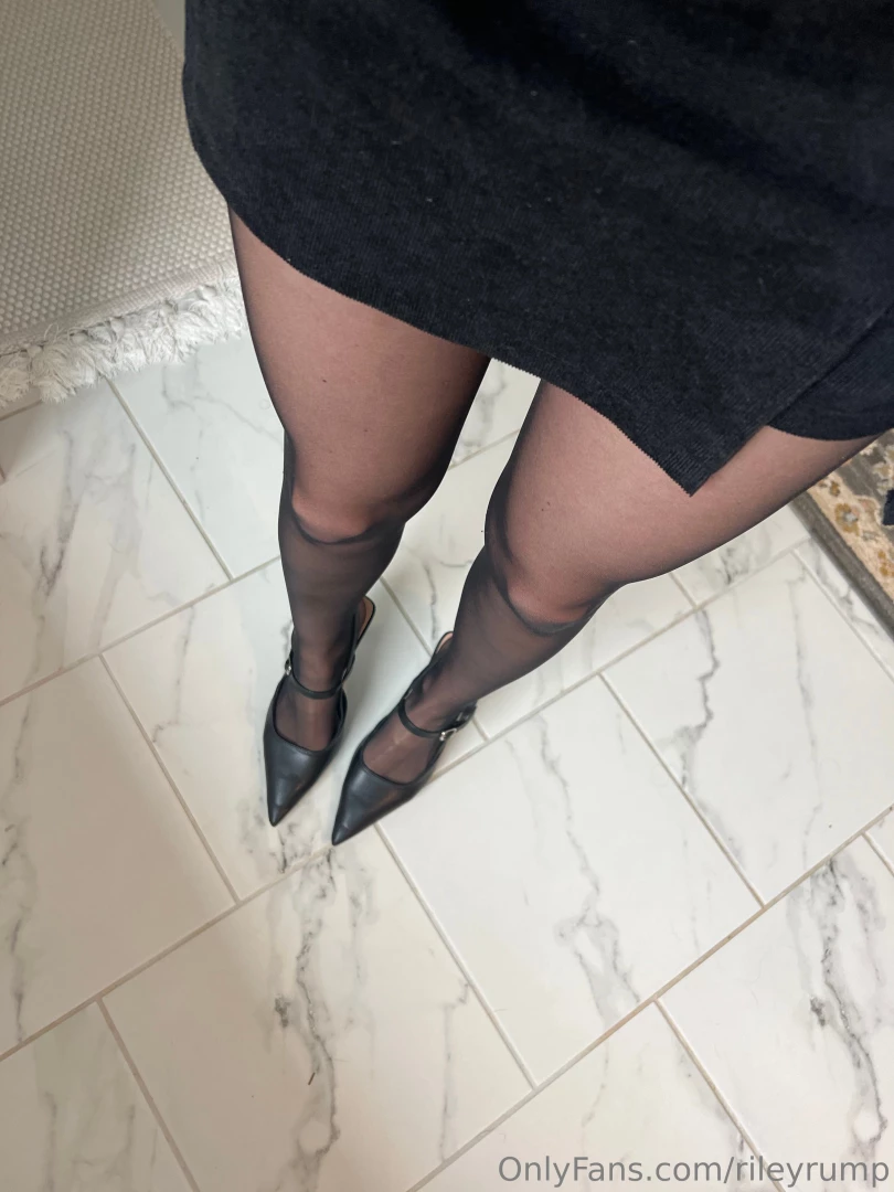 Heels and hose just screams sexy over 1 min video available showing part 2 