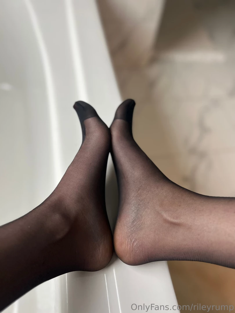 Heels and hose just screams sexy over 1 min video available showing 