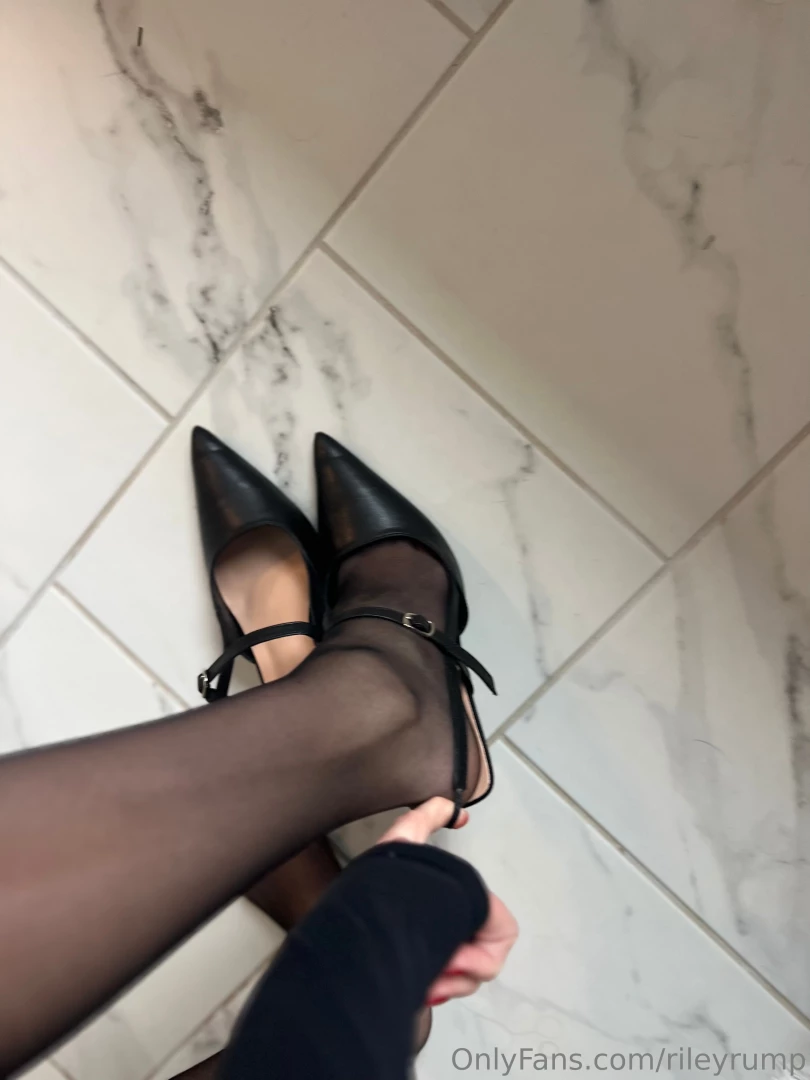 Heels and hose just screams sexy over 1 min video available showing part 12 