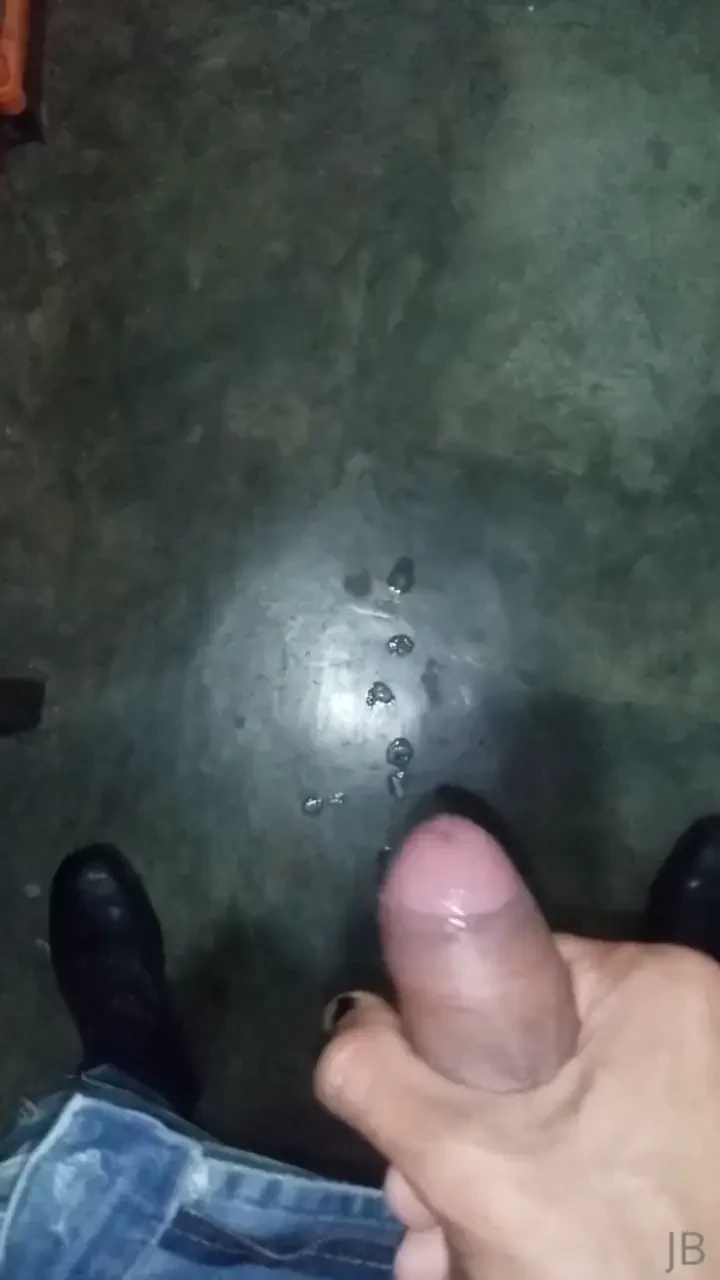 No me aguante y tuve que hacerme una pajita 