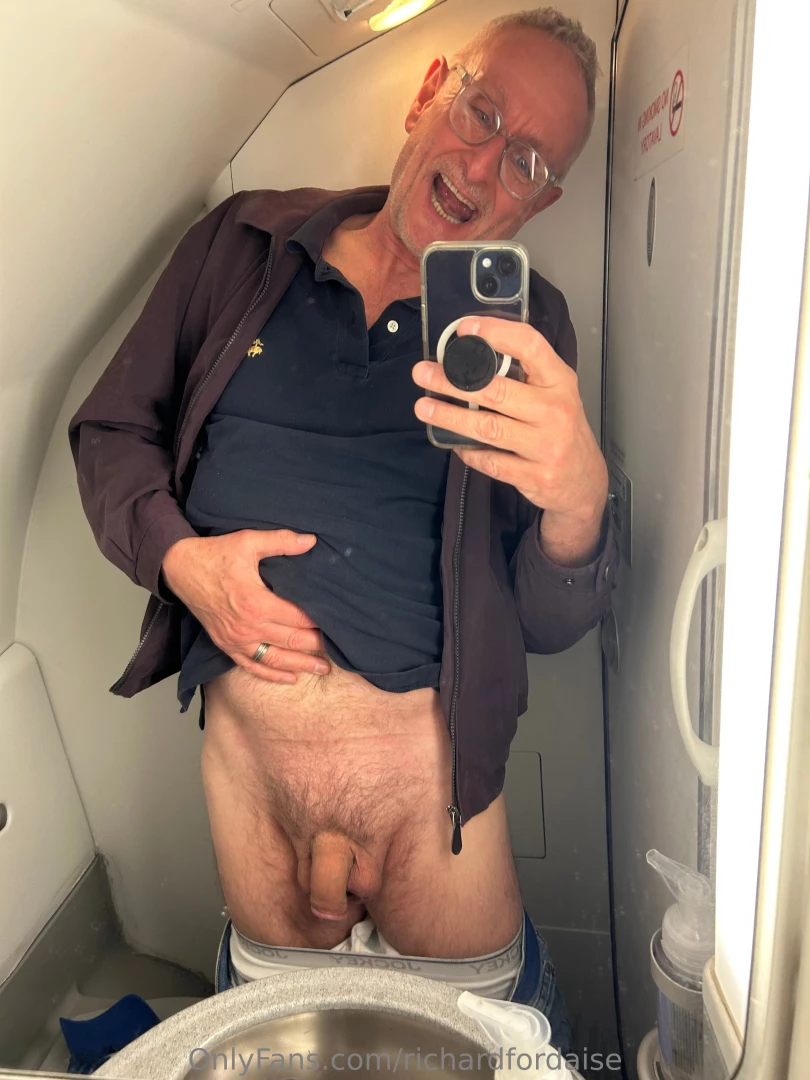 Hi guys sorry for the delay in posting but i went to the east coast 