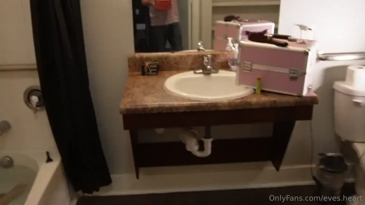 How to get free pizza when your boyfriends not home step 1 suck the 