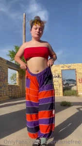 Tip 10 to see me finger myself at a rest stop outside in the middle of