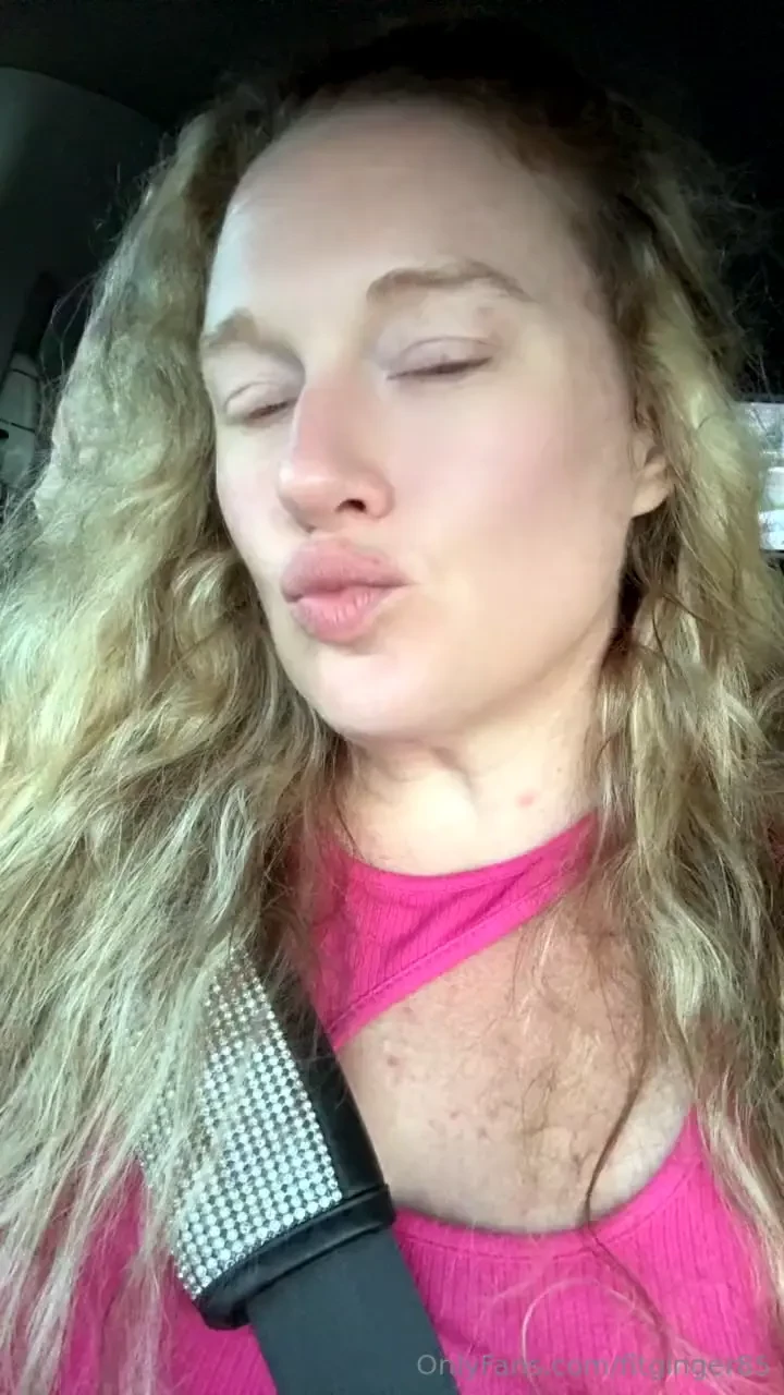 You betta kiss me back babe 