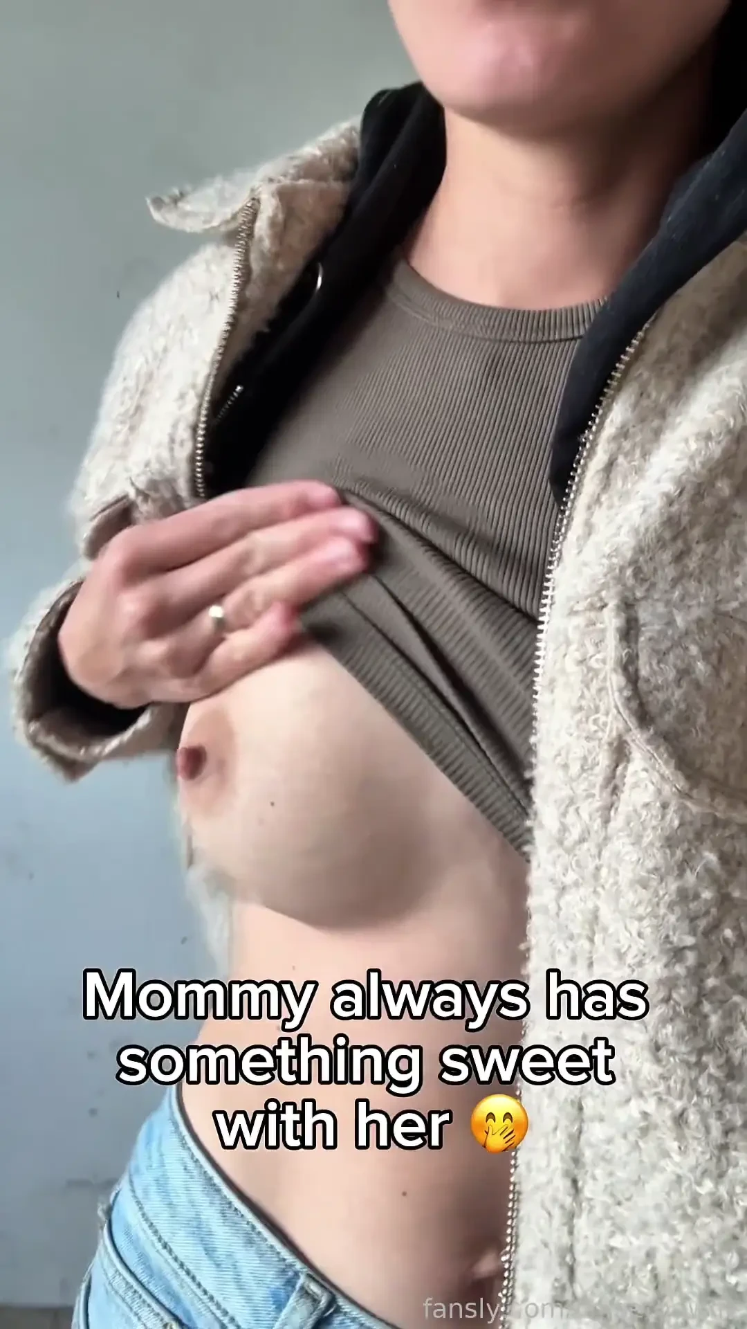 Milk mommy public lactation lactating outdoor abf mom milf fyp hotmom 