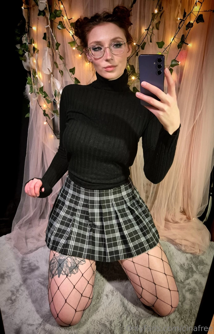 This brings me back to my university days not the exact same skirt tho 