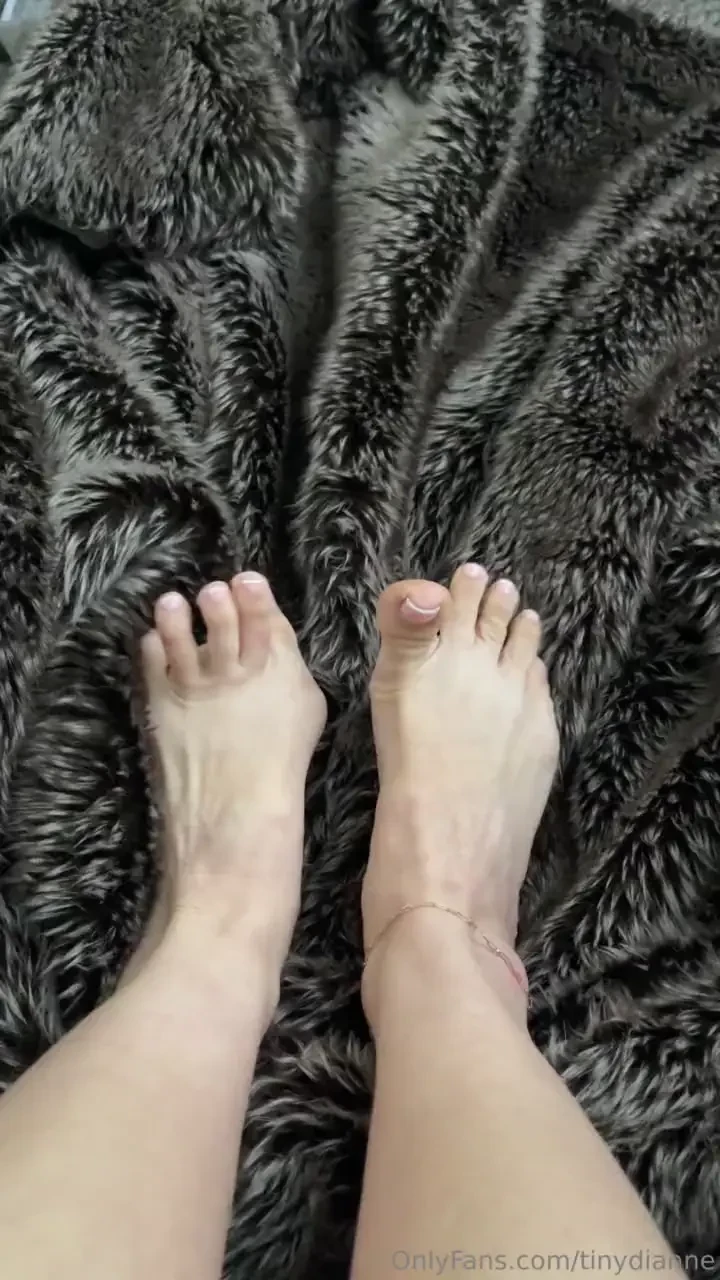 Tip momma and tell her what you want to see these little size 5 feet 