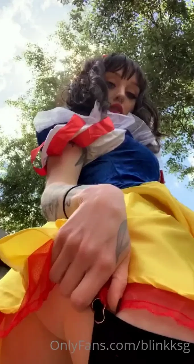 Snow has been a very naughty girl and i m waiting for my seven dwarves 