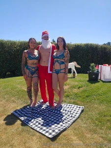 Santa s and his naughty elves video out tomorrow tamikatime i got