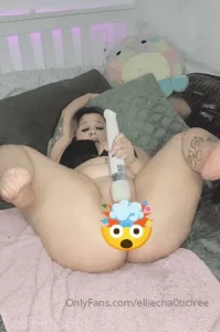 Just posted this video to the main feed of my vip elliecha0tic still
