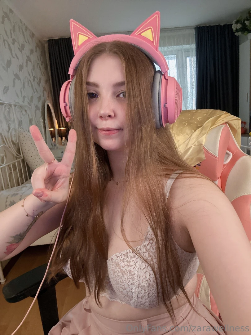 My slutty friend alice is seeking for some d help her find what she s 